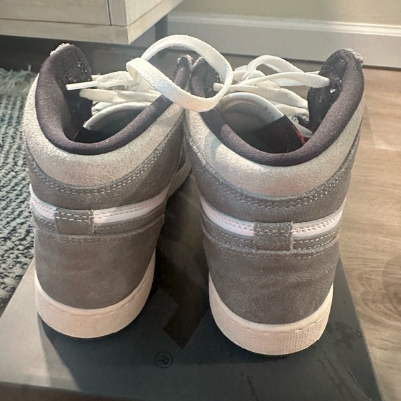 Jordan 1 Retro - Picture 3 of 5